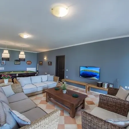 Sleeps 12 Pool Wifi * Kassiopi
