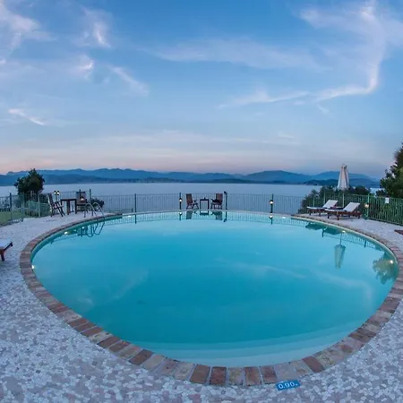 Sleeps 12 Pool Wifi Kassiopi