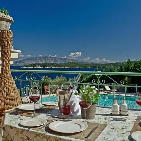 Sleeps 12 Pool Wifi
