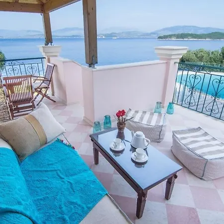 Sleeps 12 Pool Wifi Villa