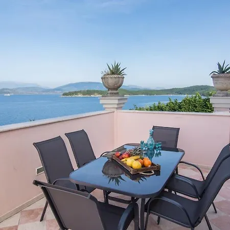 Sleeps 12 Pool Wifi *