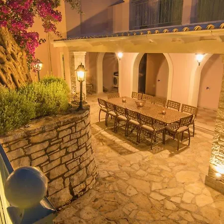 Sleeps 12 Pool Wifi